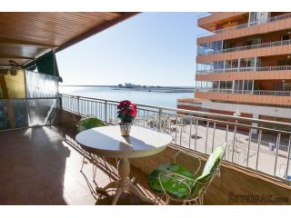 Apartamento en primerísima línea de playa del Acequion a m..