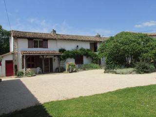 Large 4/5 Bed Stone House With Swimming..