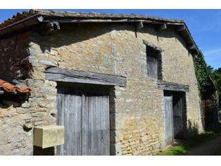Barn to renovate with land