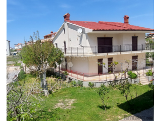 Odlična apartmanska kuća u Loparu