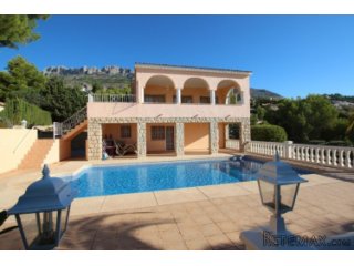 SPACIOUS VILLA IN ALTEA, SEA- AND MOUNTAIN VIEWS!!! This..