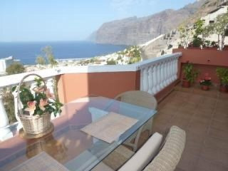 Apartment For Sale in Acantilado De Los..