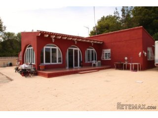 MEDITERRANEAN VILLA ON A BIG PLOT!!! This Spanish style..