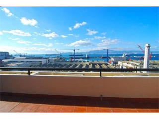 4 bedroom Apartment For Sale: Jumpers..