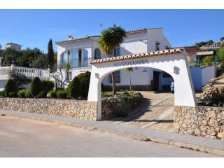 2 Bedrooms - Villa - Alicante - For Sale