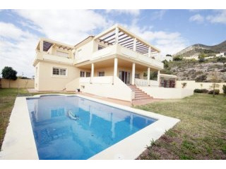 5 Bedrooms - Villa - Malaga - For Sale