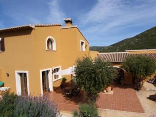 2 Bedrooms - Villa - Alicante - For Sale