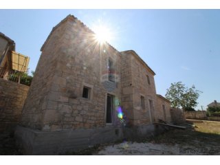 ROVINJ OKOLICA, autohtona kamena kuća s bazenom