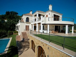 6 Bedroom Villa For Sale Situated In La..