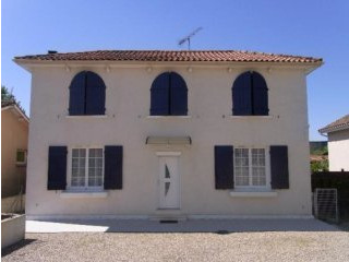 Close To The Centre Of Miramont De..