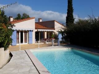 Lovely Villa With Garden And Views..
