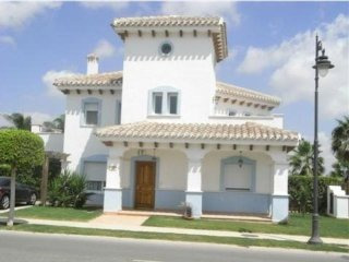 4 bedroom villa for sale