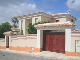 3 Bedrooms - Villa - Alicante - For Sale