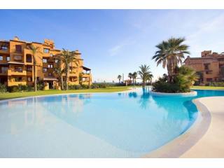 3 Bed Sea View Garden Apartment in..