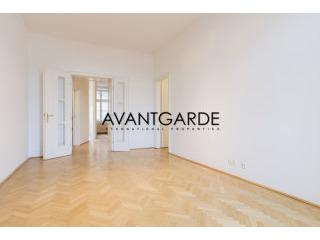 Classic Viennese apartment in prime..