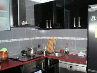 3 bedroom, 1 bathroom Apartment, (build..