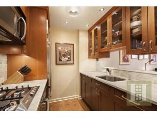 1 bedroom Apartment For Sale: 225 WEST..