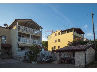 Banjole, apartmanska kuća 350 metara od plaže