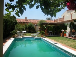 4 Bedrooms - Villa - Cadiz - For Sale