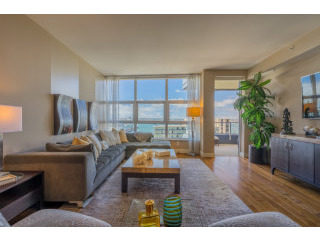 1325 Pacific Highway 1501