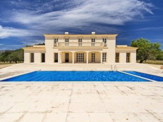 Elegant Country Estate In Santa Maria