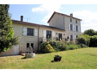 Charming Detached 5-Bedroom Country..