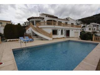 4 Bedrooms - Villa - Alicante - For Sale