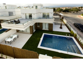 3 Bedrooms - Villa - Alicante - For Sale