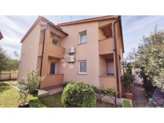 Kuća s 4 apartmana + garaža ! blizina Fažane !