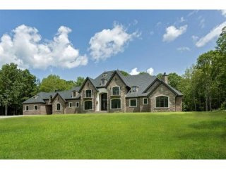 5 bedroom Residence For Sale: East..