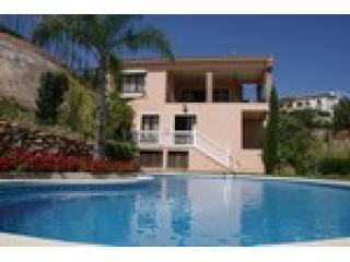 6 Bedrooms - Villa - Malaga - For Sale
