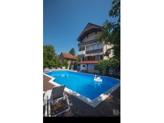 Kuca sa bazenom-Loznica