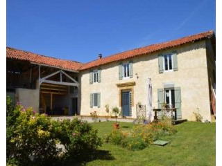 Fully restored courtyard farmouse with..