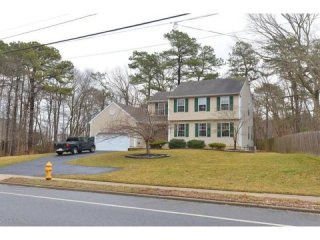4 bedroom Flat For Sale: 788 Maple..