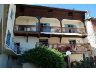 House With Independent Apartment..