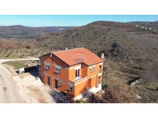 Istra, Buje okolica, kuća u izgradnji s bazenom