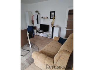 Kompletno namješten stan u centru Đurđenovca + balkon