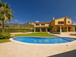 Wonderful Property With Mountain Views..