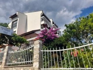 Kuca sa apartmanima u blizini mora Bijela-Herceg Novi