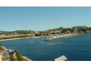 4 Bedrooms - Semi Detached House -..