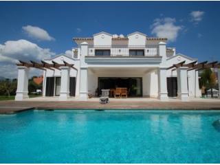 Villa for sale in The Golden Mile..