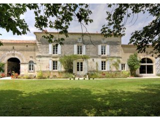 Attractive Charentaise Country House