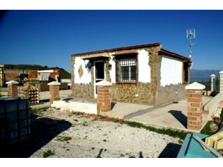 Country Houses for Sale in Moclinejo..