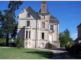 Chateau avec 400m2 habitable et 13..
