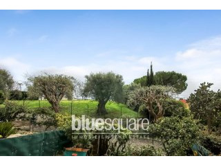 2 bedroom apartment with seaviews over..