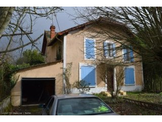 A 5 Bedroom Property Near Mansle In..