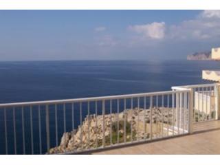 First Sea Line Refurbished Apartment In..