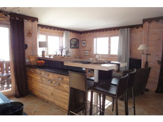 A 3 bed apartment located just 5 mins..