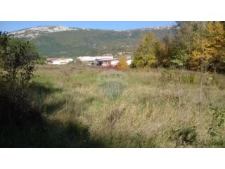 Istra, Buzet, građevinsko zemljište u industrijskoj zoni
