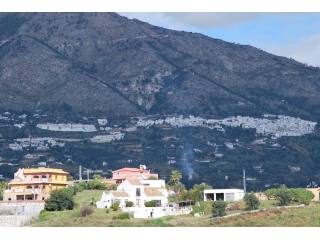Land - Large plot in Mijas costa with..